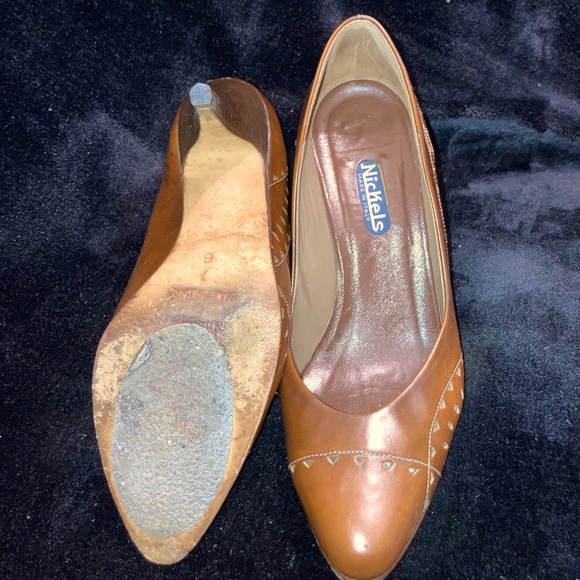 Vintage Nickels Kitten Heel Pumps - Picture 3 of 4